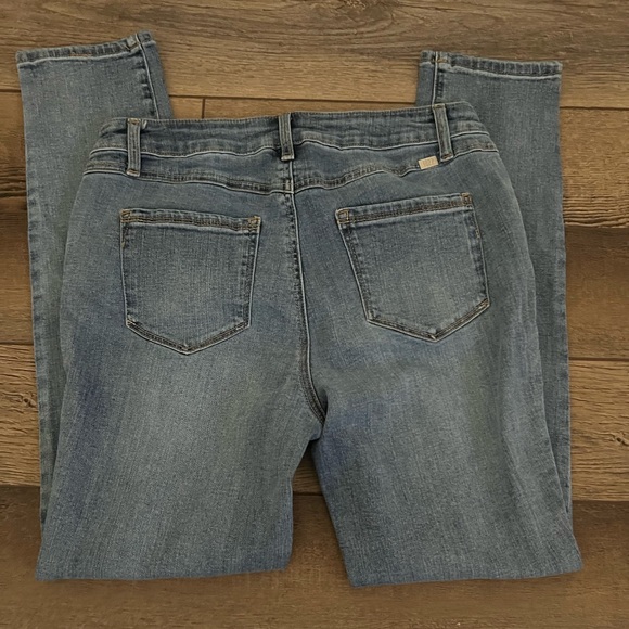 1822 Denim Light Blue Distressed Jeans - Picture 6 of 6